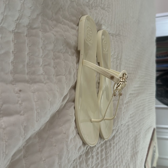 Tory Burch mini Miller jelly sandal - Picture 3 of 6